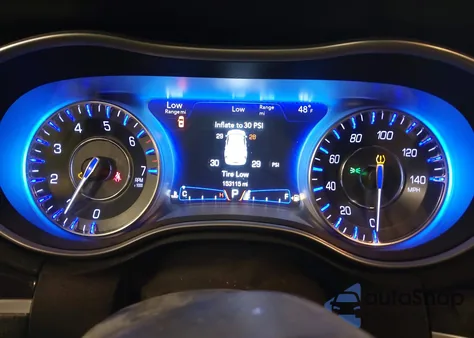 2018 Chrysler 300 Limited Awd z USA, uszkodzony, nr VIN 2C3CCAKG9JH137752